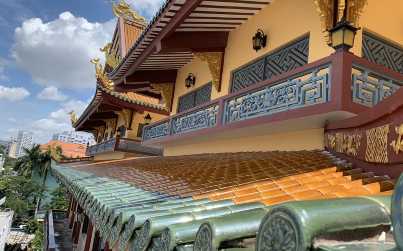 Lợp ngói dương xen kẽ