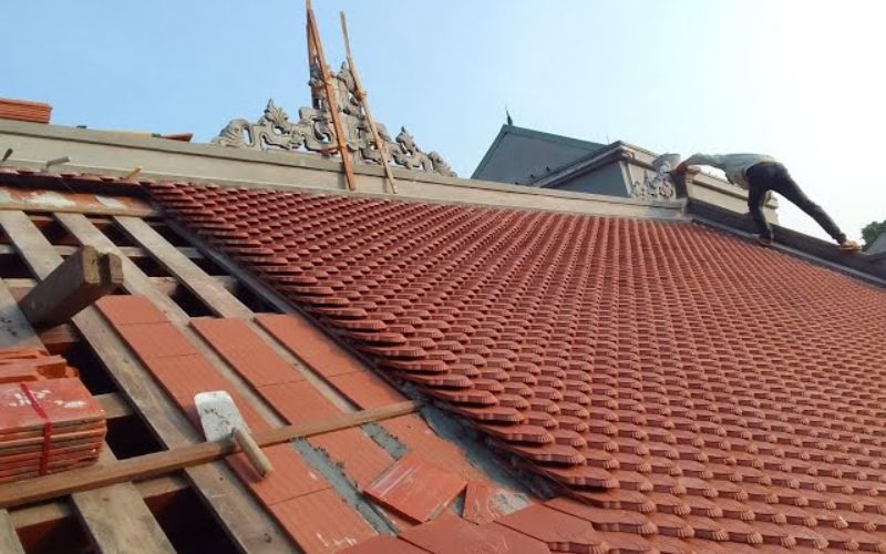 Cách lợp ngói mũi hài lớn