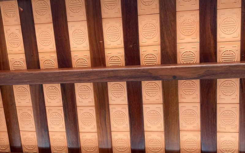 Lợp các hàng ngói tiếp theo