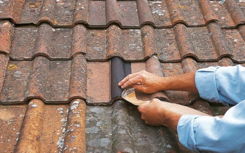 Kiểm tra và đánh dấu ngói bị vỡ