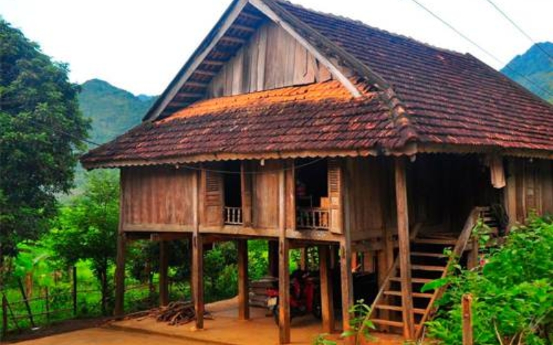 Những Lưu Ý Quan Trọng Khi Lợp Ngói Nhà Sàn