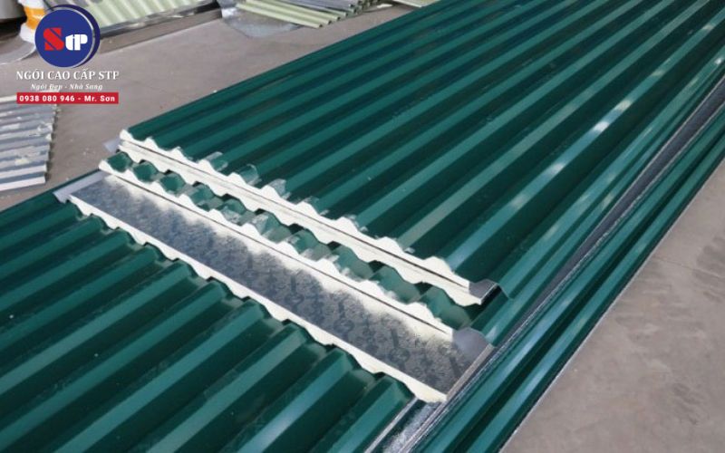 Nên lợp tôn lạnh hay tôn cách nhiệt cho nhà cấp 4?